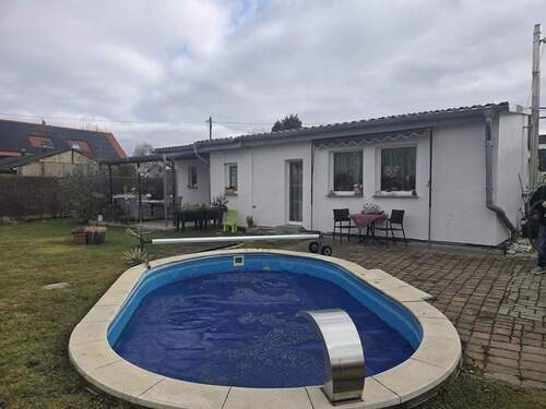 1. Haus mit Garten und Pool - 6 Zimmer Bungalow in Arnstadt