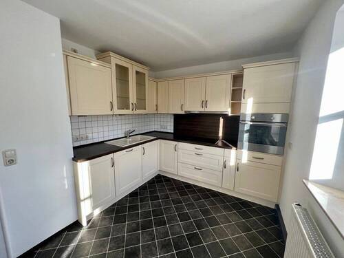 Küche mit Einbauküche - 2 Zimmer Etagenwohnung in Bamberg