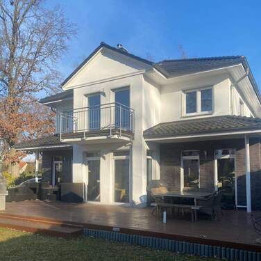 Titelbild - Einfamilienhaus mit gewerblicher Nutzung in zentraler Lage in Falkensee