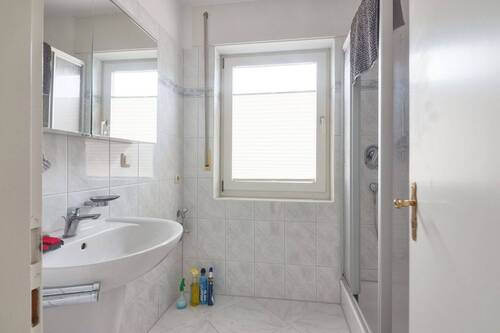 Badezimmer - Etagenwohnung mit 56,00 m&sup2; in Achim zur Miete