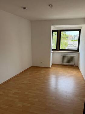 Kinder-/ Arbeitszimmer - 