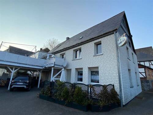 Seitenansicht - 1 Zimmer Mehrfamilienhaus, Wohnhaus in Brilon