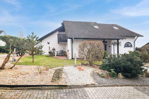 Hausansicht - 8 Zimmer Einfamilienhaus in Borgentreich