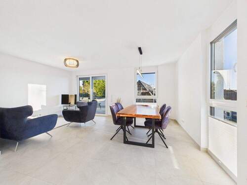 Wohn- und Esszimmer - 4 Zimmer Etagenwohnung zum Kaufen in Tuningen