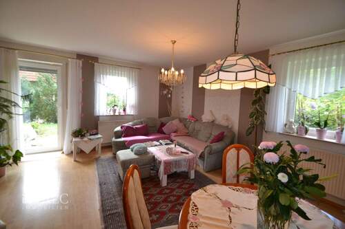 Wohnzimmer mit Essbereich - 