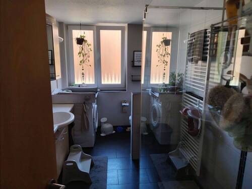 Badezimmer mit Dusche - 
