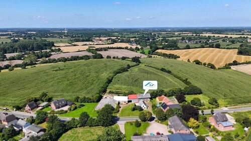 Traumhafte Landschaft - 7 Zimmer Mehrfamilienhaus, Wohnhaus in Mohrkirch