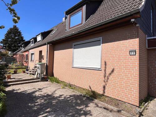 Eingang - 6 Zimmer Doppelhaushälfte zum Kaufen in Tüttendorf