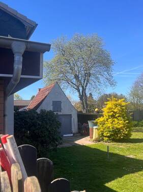 Garage - 6 Zimmer Doppelhaushälfte in Tüttendorf