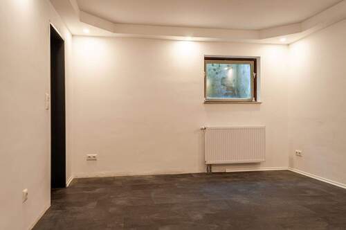 18330 Schlafzimmer UG - 