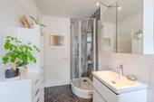 und Dusche - 