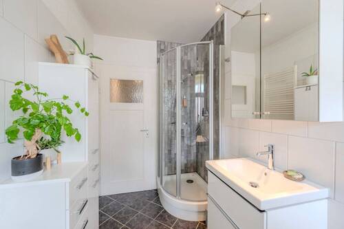 und Dusche - 