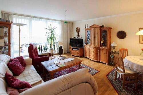 02. Wohnzimmer - 2 Zimmer Etagenwohnung zum Kaufen in Potsdam