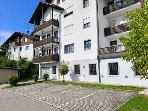 neuwertig ausgestattete 2-Zimmer-Eigentumswohnung mit Tiefgarage - 2 Zimmer Etagenwohnung zum Kaufen in Bad Griesbach im Rottal