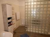 Bad mit begehbarer Dusche - 