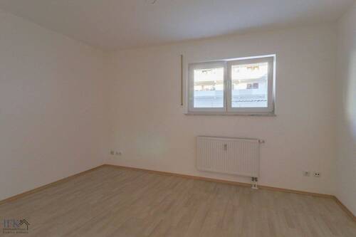 Schlafzimmer 2 - Etagenwohnung mit 74,30 m² in Weilheim in Oberbayern zum Kaufen