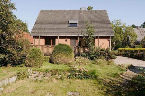 Rückseite mit Terrasse - Mehrfamilienhaus, Wohnhaus mit 134,00 m&sup2; in Agathenburg zum Kaufen