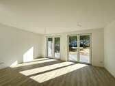 Erdgeschoss Wohnzimmer - Mehrfamilienhaus, Wohnhaus mit 129,00 m² in Magdeburg zur Miete