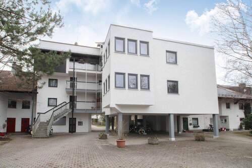 Hausansicht - Einfamilienhaus in Gröbenzell zum Kaufen