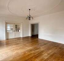 HISTORISCH: RENOVIERTE, GROSSZÜGIGE WOHNUNG MIT XXL-BALKON! - Ladenburg