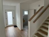 Hauseingang und Flur - 