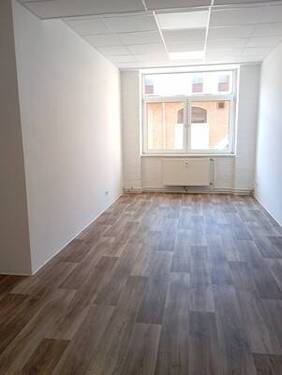 25032-2.jpg - 1 Zimmer Büro zur Miete in Weißenfels