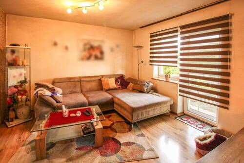 Wohnzimmer - 4 Zimmer Einfamilienhaus in Zirndorf