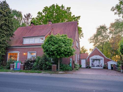 Vorne - 7 Zimmer Einfamilienhaus zum Kaufen in Großefehn