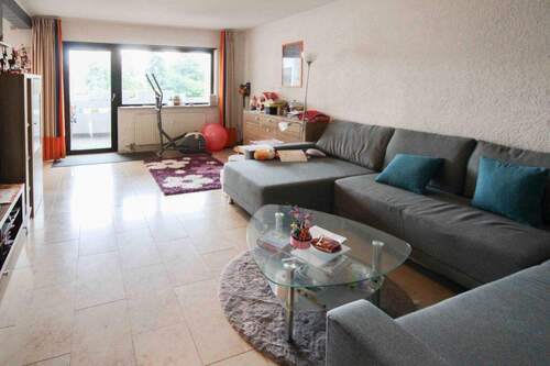 Wohnzimmer mit Loggia - 