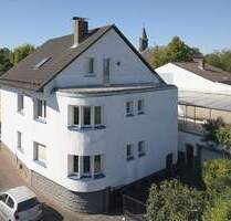 2 Familienhaus - schöner Garten - 2 Garagen - Potential für mehr - Großostheim