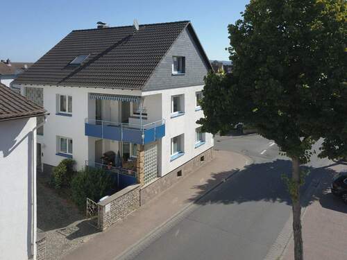 Titelbild - 6 Zimmer Mehrfamilienhaus, Wohnhaus zum Kaufen in Großostheim