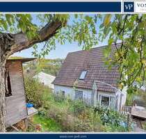 Charmantes Haus in Südlage mit großzügigen Garten, Garage, Stellplatz, Hühnerhaus & Geräteschuppen - Würzburg Unterdürrbach