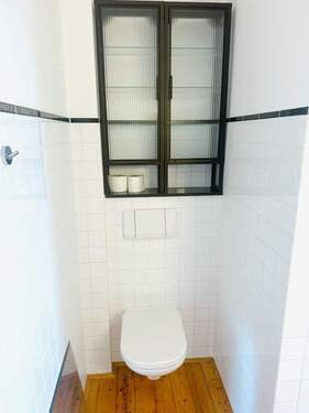 WC im Badezimmer - 