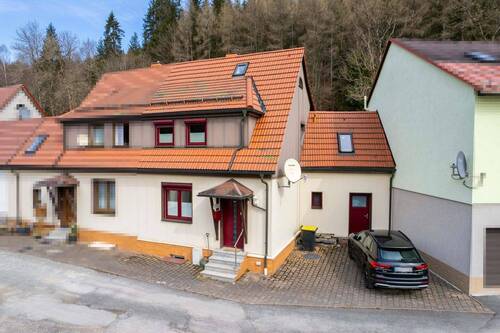 Fassade - Charmante Doppelhaushälfte mit Potenzial - Wohnen mit Charakter und Gartenidylle