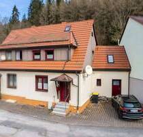 Charmante Doppelhaushälfte mit Potenzial - Wohnen mit Charakter und Gartenidylle - Suhl