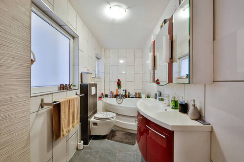 modernes Tageslichtbad - Etagenwohnung mit 113,60 m² in Pforzheim zum Kaufen