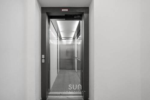 AUFZUG - 