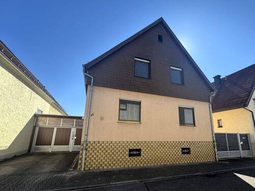 Titel - 8 Zimmer Einfamilienhaus zum Kaufen in Hambrücken