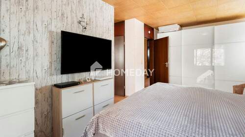 1. OG Schlafzimmer 1 2 - 