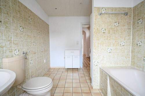 Tageslichtbadezimmer EG - 