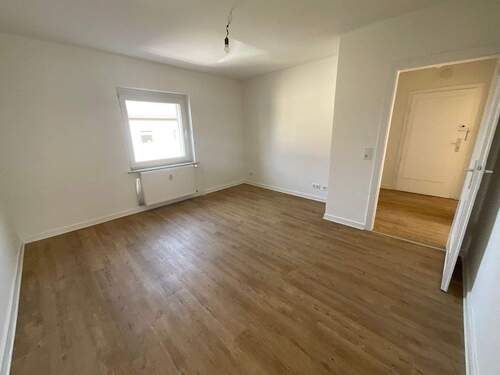 Wohnzimmer - 3 Zimmer Etagenwohnung in Remscheid