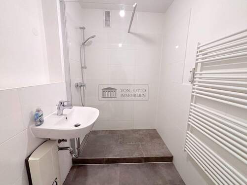 Badezimmer - Etagenwohnung mit 40,00 m² in Hamburg zum Kaufen