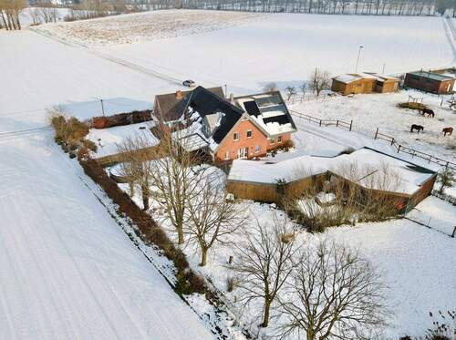 Luftaufnahme - 1 Zimmer Mehrfamilienhaus, Wohnhaus zum Kaufen in Berge