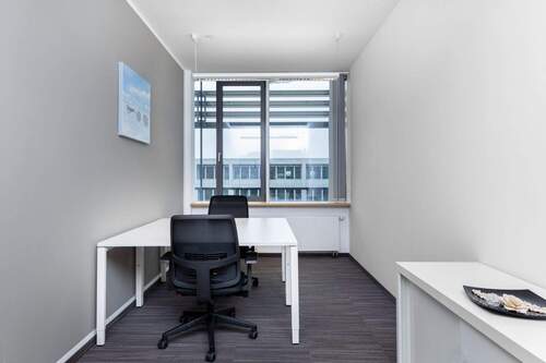 Property Image 1 - Privater Büroraum für 1 Person in Regus Laim