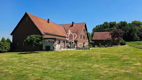 Bild 2 - 6 Zimmer Mehrfamilienhaus, Wohnhaus zum Kaufen in Spenge