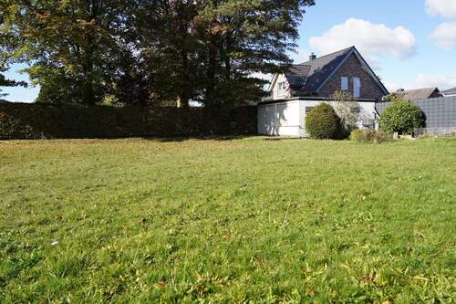 ca. 850 m² großes Grundstück - 