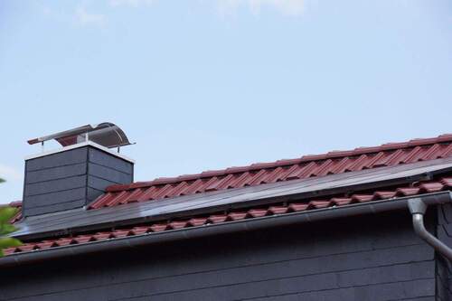 Dach mit Photovoltaik - 