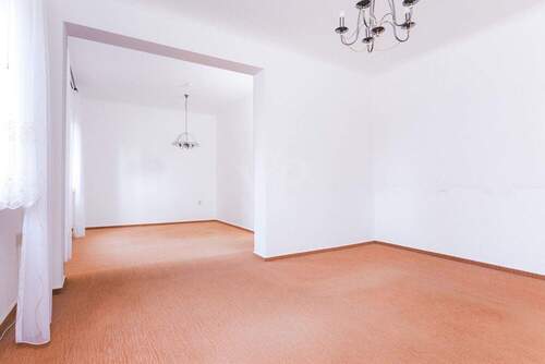 Blick vom Wohnzimmer ins Esszimmer - 5 Zimmer Einfamilienhaus zum Kaufen in Falkensee