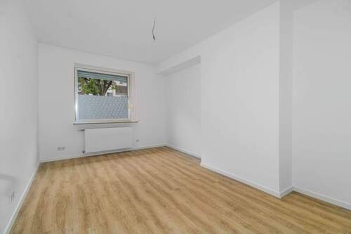 Schlafzimmer zur Straße - 