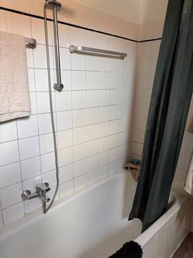 Bad m. Badewanne.JPG - 